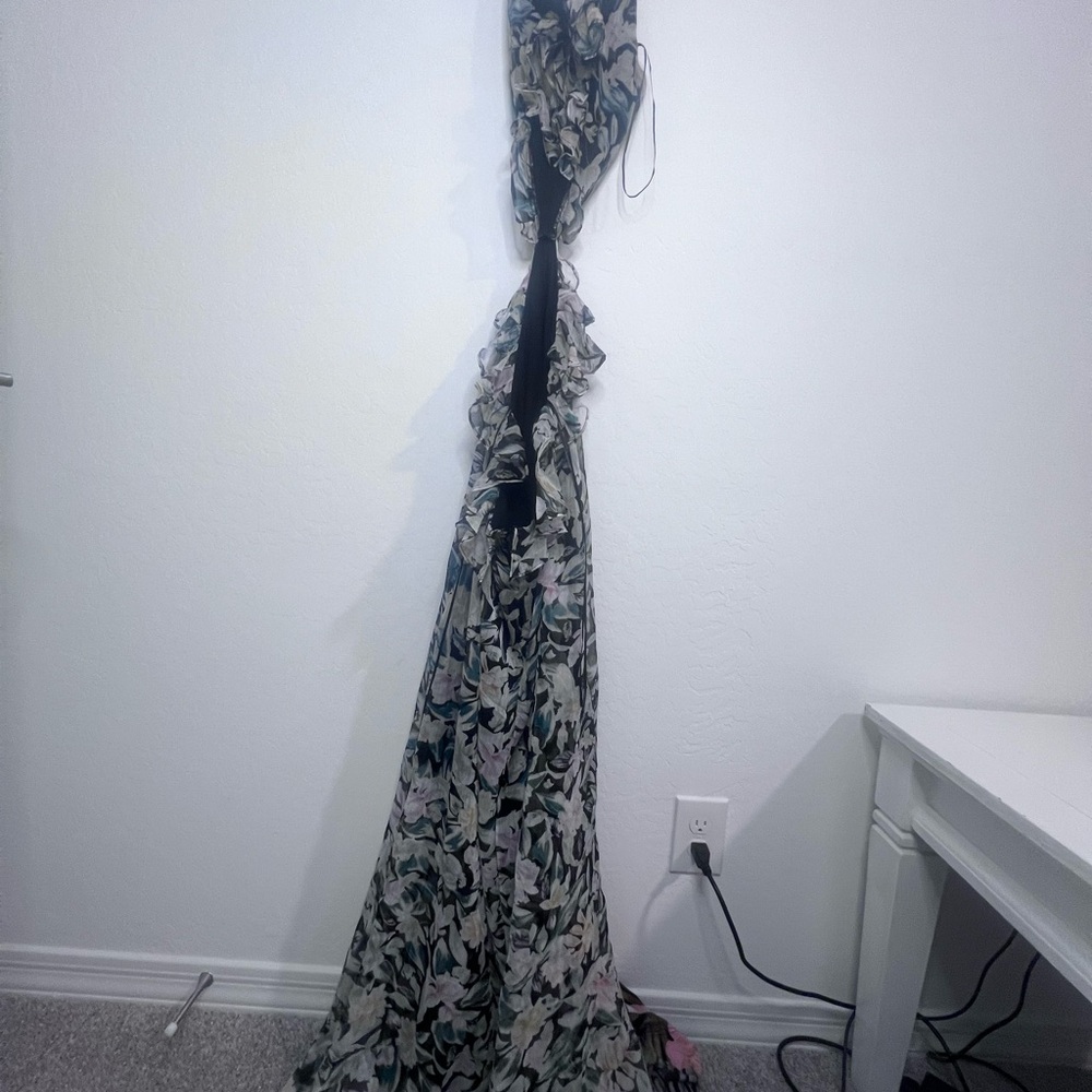 ASTR PALACE FLORAL CUTOUT RUFFLE MAXI DRESS - Picture 4 of 5